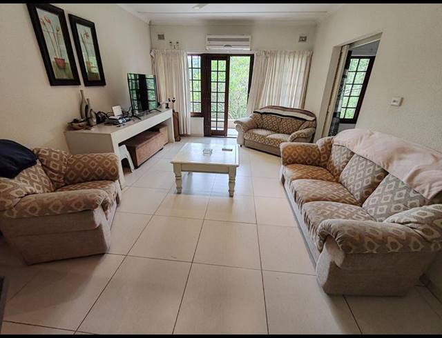 2 BEDROOM APARTMENT FOR SALE IN RENNIES BEACH